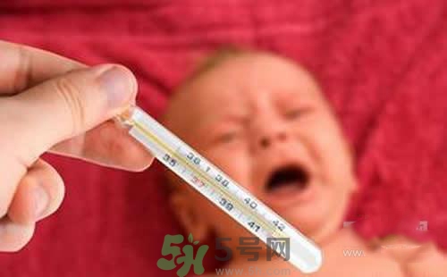 寶寶發(fā)燒多久量一次體溫？寶寶發(fā)燒怎么量體溫？