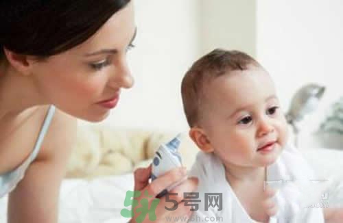 寶寶發(fā)燒多久量一次體溫？寶寶發(fā)燒怎么量體溫？