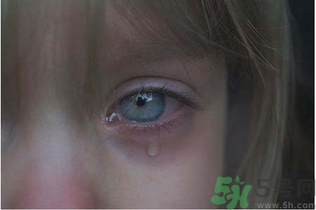 睡覺(jué)時(shí)流眼淚是怎么回事？如何保護(hù)眼睛？