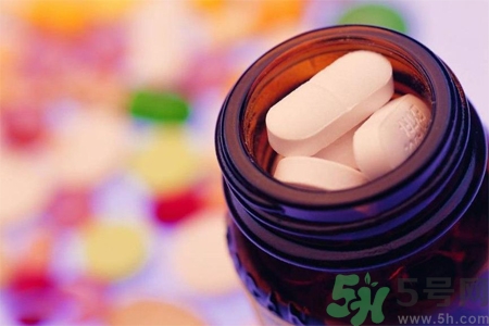 感冒一天吃6片抗生素有危害嗎？抗生素屬于激素類藥物嗎？