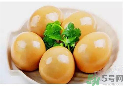 眼睛干澀吃什么好？眼睛疲勞吃什么好？