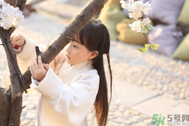 11歲女孩胸部發育正常嗎？11歲女生的標準胸圍是多少？