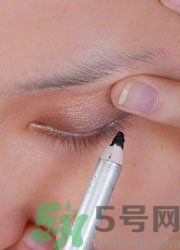 眼線怎么畫好看圖解？單眼皮怎么畫眼線好看？