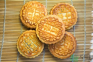 月餅熱量高嗎？吃月餅會(huì)胖嗎？