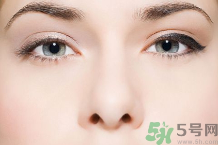 鼻子兩側(cè)長痘的原因是什么？如何去除鼻子兩側(cè)的痘？