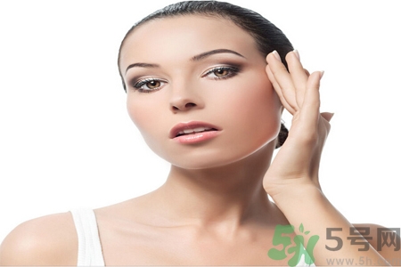 鼻子兩側(cè)長痘的原因是什么？如何去除鼻子兩側(cè)的痘？