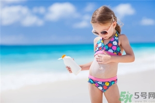 夏天涂防曬霜有用嗎？吃什么防曬又美白？