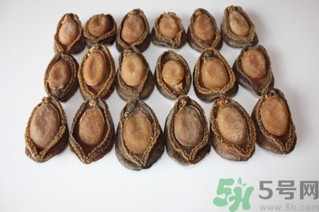 鮑魚(yú)的營(yíng)養(yǎng)價(jià)值有哪些？鮑魚(yú)的藥用價(jià)值是什么？