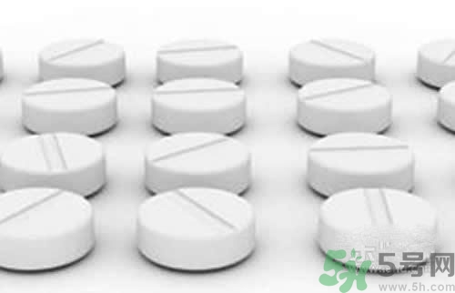 鈣片和維生素c可以一起吃嗎？鈣片和維生素一起吃好不好？