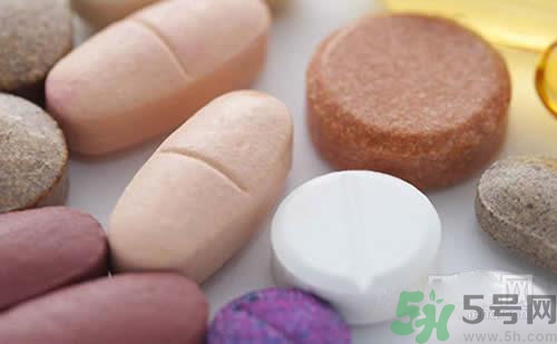鈣片和維生素c可以一起吃嗎？鈣片和維生素一起吃好不好？