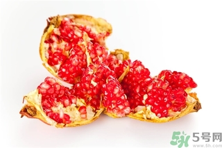 石榴里面白色的能吃嗎？石榴里面的籽可以吃嗎？