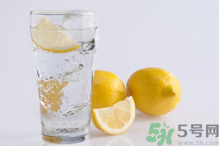 檸檬水是堿性食物嗎？檸檬水是酸性還是堿性？