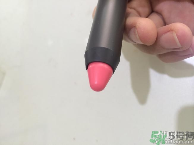 夢妝唇膏筆怎么用?夢妝唇膏筆使用方法。