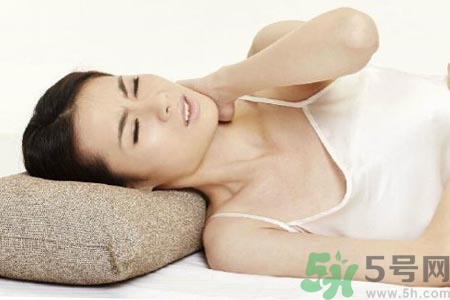 落枕脖子疼怎么辦？落枕和頸椎病區別