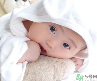 寶寶鼻子有鼻涕出不來怎么辦？寶寶鼻涕清理方法