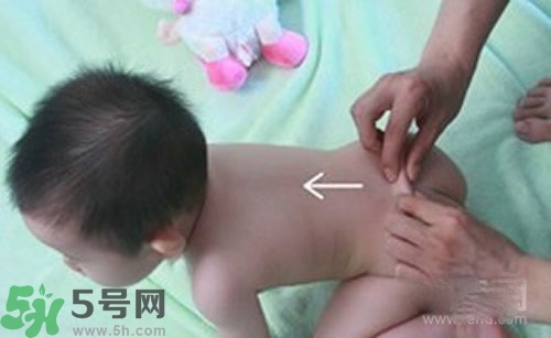 積食發燒怎么推拿？積食發燒推拿手法圖解
