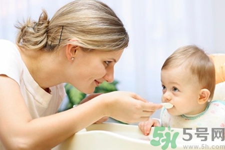 嬰兒什么時候吃魚肝油最好？嬰兒如何補(bǔ)魚肝油？