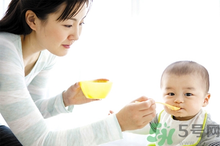 嬰兒什么時候吃魚肝油最好？嬰兒如何補(bǔ)魚肝油？