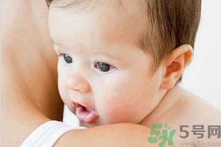 兩個(gè)月寶寶每天奶量多少？?jī)蓚€(gè)月寶寶吃奶量多少正常？