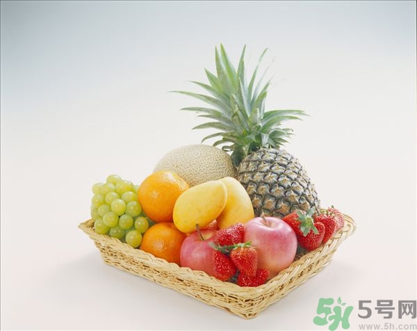 葡萄和蘋果可以一起吃嗎？葡萄和蘋果可以一起榨汁嗎？
