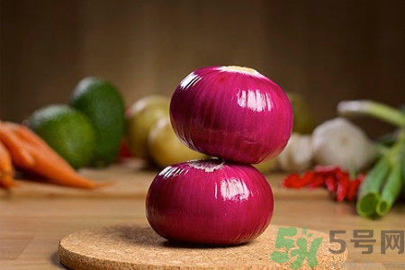 吃洋蔥的好處和壞處是什么？吃洋蔥可以降血糖嗎？