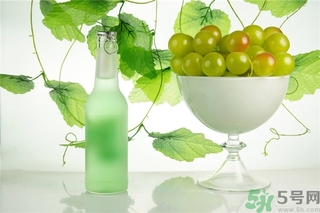 葡萄和蘋果可以一起吃嗎？葡萄和蘋果可以一起榨汁嗎？
