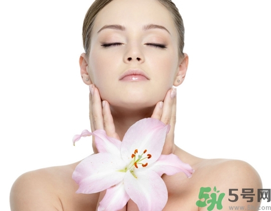 夏天曬黑了多久恢復？夏天曬黑了怎么白回來？