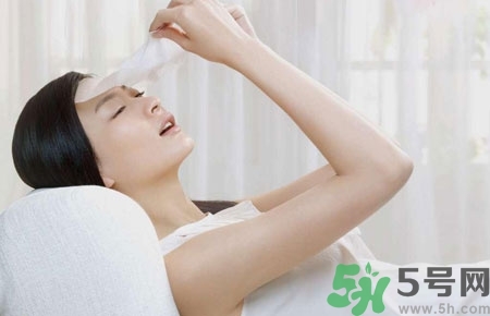 夏天曬黑了多久恢復？夏天曬黑了怎么白回來？