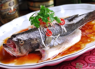 鱸魚和南瓜可以一起吃嗎？鱸魚和南瓜一起吃會中毒嗎？