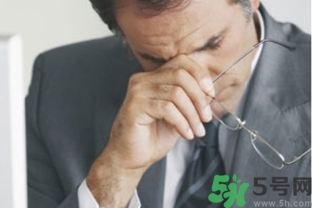 眼睛干澀看東西模糊怎么回事？眼睛干澀看東西模糊怎么辦？