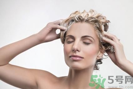 掉頭發和洗發水有關系嗎？掉頭發用什么洗發水好？