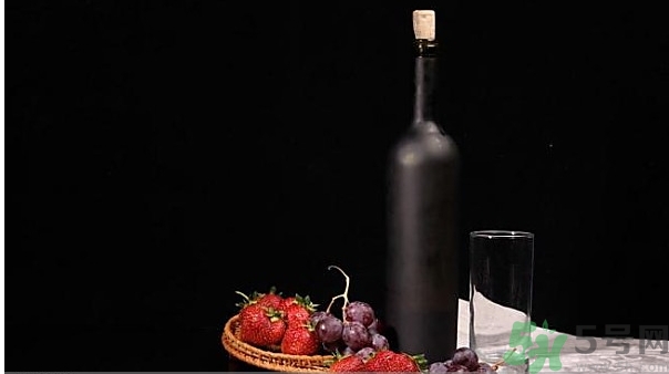 葡萄酒可以用塑料瓶裝嗎？自釀葡萄酒用什么裝比較好？