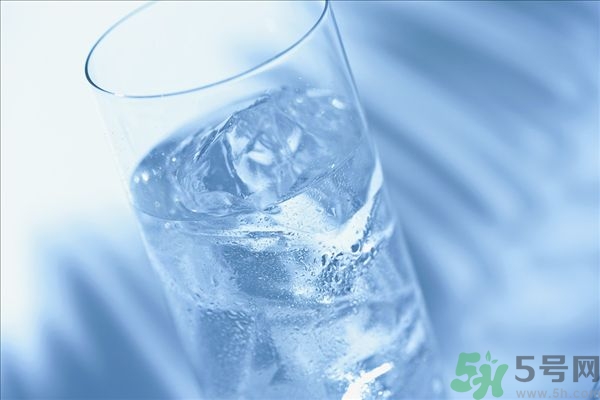 皮膚太干燥怎么辦？皮膚太干燥補水最好的方法如下