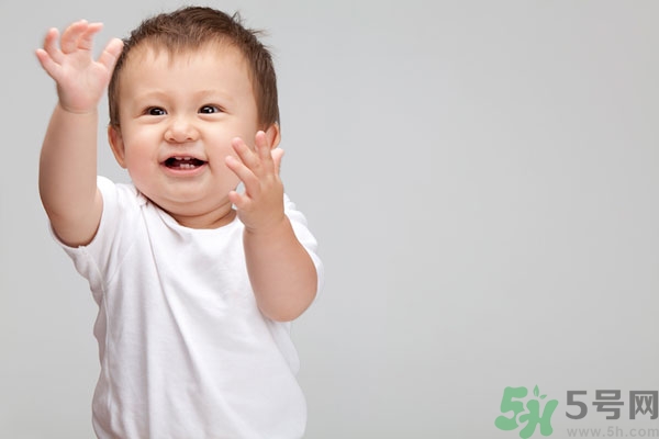 寶寶掉頭發(fā)是什么原因？寶寶掉頭發(fā)是怎么回事？