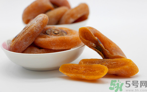 柿餅不能和什么一起吃?柿餅不能和什么同食? 柿餅不能和什么一起吃?柿餅不能和什么同食?