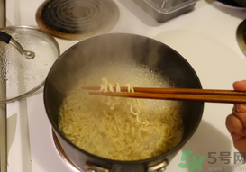 辛拉面是哪個(gè)國家的？辛拉面怎么煮好吃？