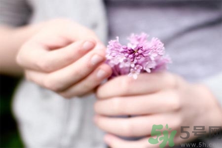 擦護手霜能預防凍瘡嗎？手長凍瘡擦什么護手霜比較好？