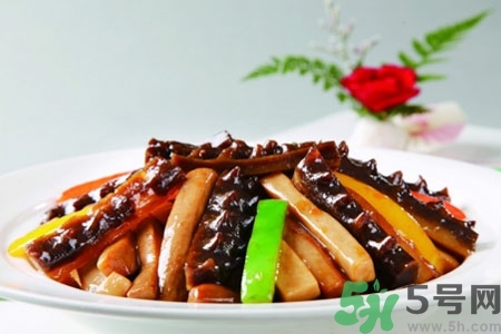 新鮮海參怎么吃最有營養(yǎng)？新鮮海參生吃最有營養(yǎng)嗎？