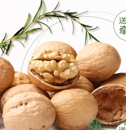 核桃仁皮發黑能吃嗎？核桃仁皮發黑怎么回事？