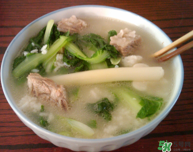 燉排骨什么時(shí)候放鹽最好？燉排骨放什么調(diào)料？