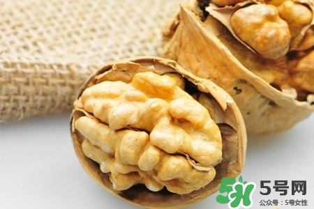 核桃一天什么時(shí)候吃最好？吃核桃有啥講究嗎？