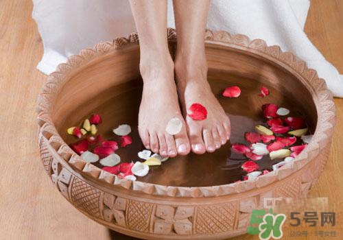 熱水泡腳可以補(bǔ)血嗎？熱水怎么泡腳可以補(bǔ)血？