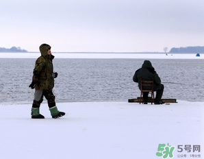 冬天釣魚用什么餌料?冬天釣魚用什么小藥? 冬天釣魚用什么餌料?冬天釣魚用什么小藥?
