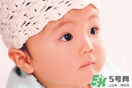 寶寶能穿羽絨服嗎？寶寶多大可以穿羽絨服？