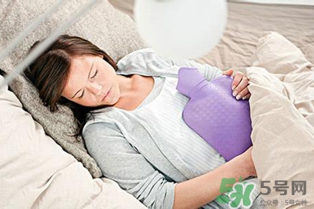 孕婦可以用熱水袋暖肚子嗎？孕婦用熱水袋暖肚導致流產