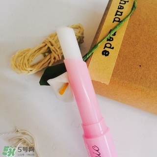 mistine草莓唇膏多少錢？mistine美氏婷草莓變色唇膏價格