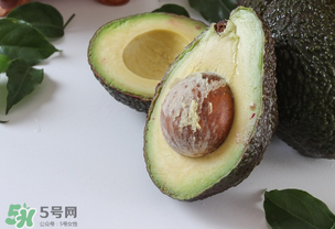 切開的牛油果怎么保存？牛油果切開后能放多長時間？