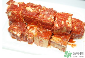 霉豆腐發霉了還能吃嗎？霉豆腐發霉有幾種顏色？