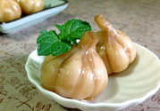腌大蒜變綠還能吃嗎？大蒜腌制后變綠能吃嗎？