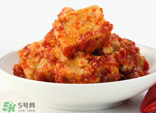 霉豆腐長黑毛能吃嗎？霉豆腐為什么長黑毛？